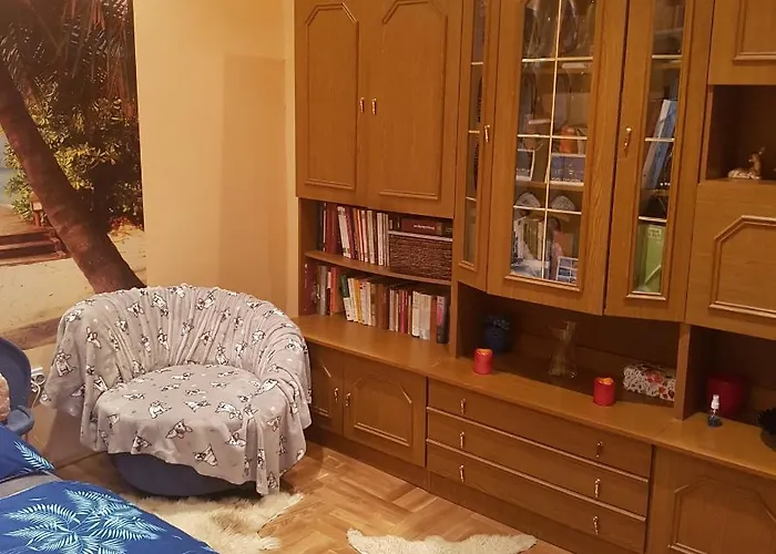 Kossuth Lajos U. 176. *