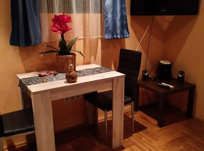 Kossuth Lajos U. 176. 公寓